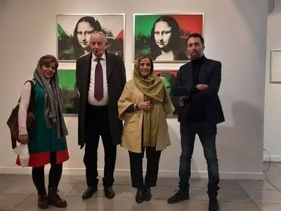 هنرمند ایتالیایی با ۳۵ مونالیزا به گالری «ویستا» آمد