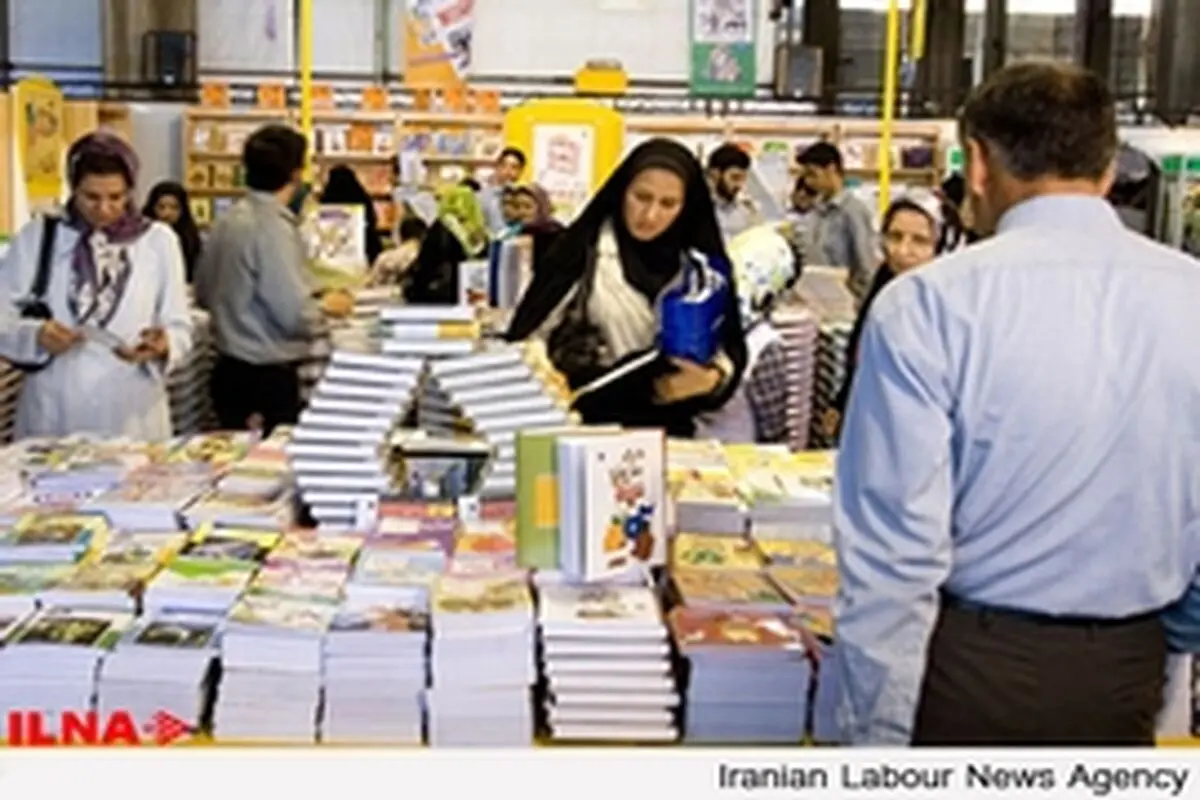 کتاب‌ها باد کرده؛ کسی نمی‌خردشان