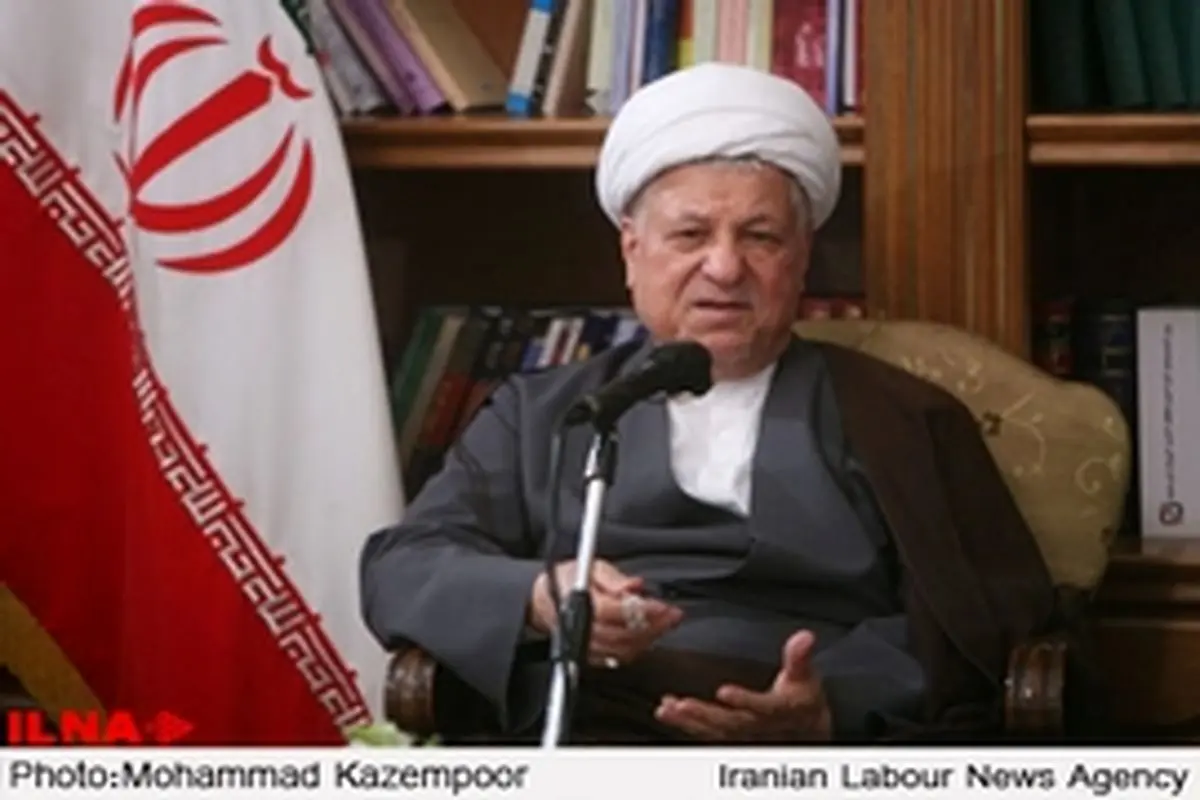 هیچ کس نمیتواند به آزادیهای مشروع مردم تعرض کند