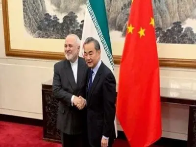 ظریف یجری مباحثات هاتفیة مع نظیره الصینی