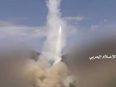 شلیک موشک «زلزال۱» به اردوگاه «خالد» واقع در استان تعز