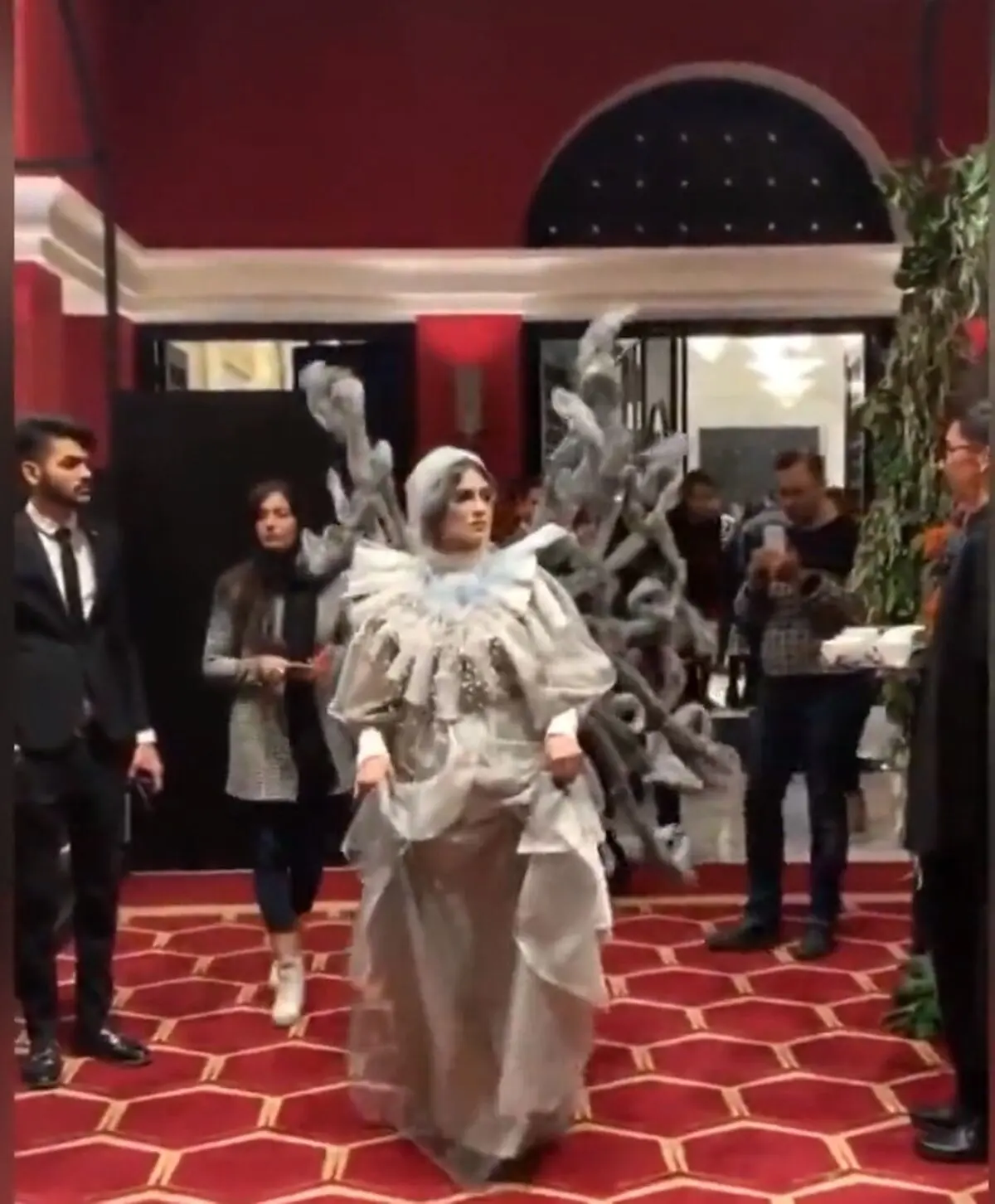 آنچه به‌عنوان شوی لباس در شبکه‌های مجازی منتشر شد، غیرقانونی است/ پیگرد قضایی را آغاز کرده‌ایم