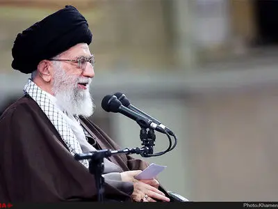 رهبر انقلاب: تا مدت‌ها بعد از ۲۲ بهمن بارها به این فکر می‌افتادم که ما خوابیم یا بیدار