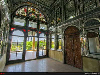 انتقال اشیای تاریخی اصفهان و کاشان به مخازن امن 