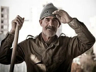 سال‌هاست لباس نو نخریده‌ام/ قیمت نان سنگک ۵ برابر شد، حقوق ما یک و نیم برابر!