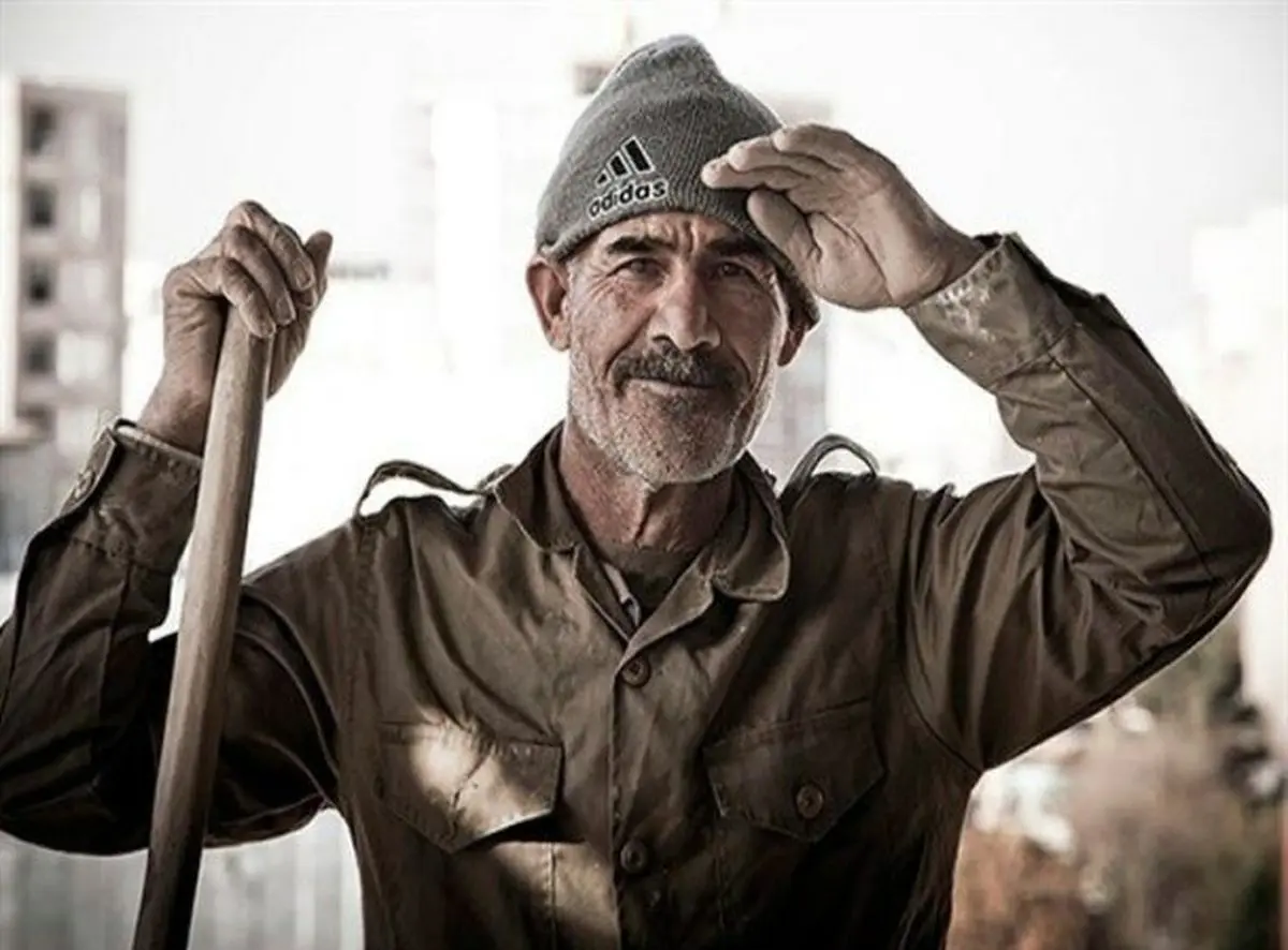 سال‌هاست لباس نو نخریده‌ام/ قیمت نان سنگک ۵ برابر شد، حقوق ما نیم برابر!