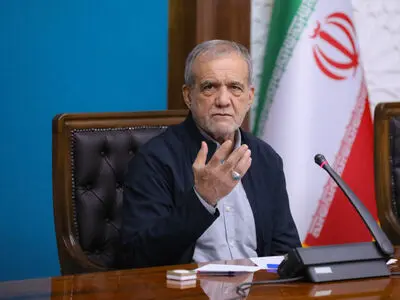 توسعه کریدورهای ریلی بین‌المللی با سرعت دنبال شود
