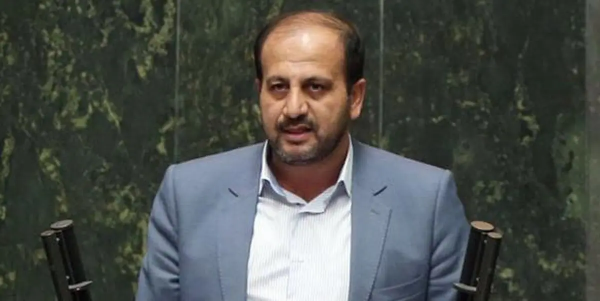 آقای فرزین اگر قادر به مدیریت بازار ارز نیست، سمت خود را واگذار کند