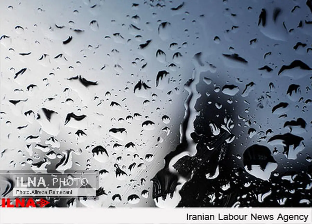بارش باران در محورهای مواصلاتی ۲ استان کشور