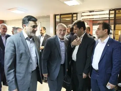 وزیر بهداشت و رییس بنیاد مستضعفان وارد خوزستان شدند
