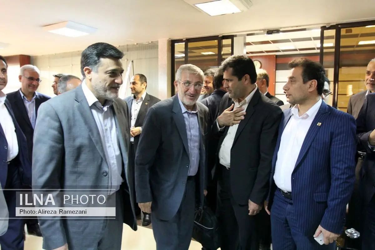 وزیر بهداشت و رییس بنیاد مستضعفان وارد خوزستان شدند