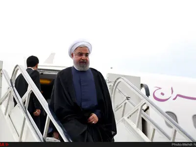 روحانی وارد فرودگاه مشهد شد