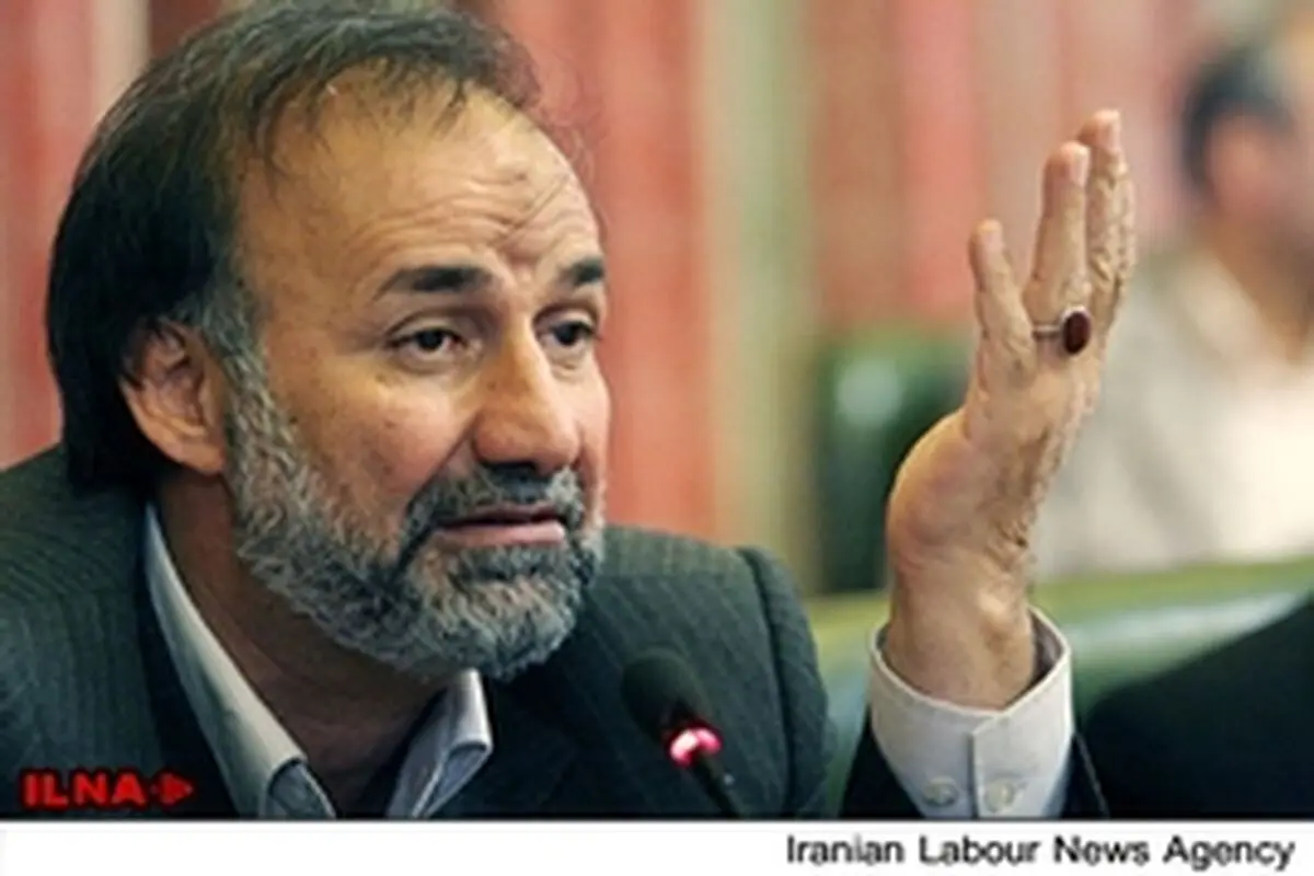 برخی گروه‌های اصول‌گرا خودشان را وکیل و وصی همه می‌دانند