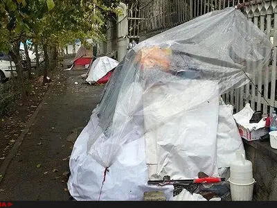 ازدحام جمعیت در گرمخانه‌ها نگران‌کننده‌است/همراهان بیماران شهرستانی در ساختمان‌های بلااستفاده‌ شهرداری اسکان داده شوند
