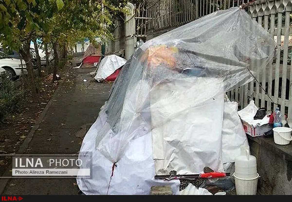 ازدحام جمعیت در گرمخانهها نگرانکنندهاست/همراهان بیماران شهرستانی در ساختمانهای بلااستفاده شهرداری اسکان داده شوند