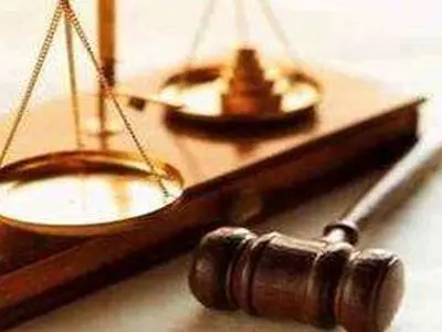 محکومیت رئیس سابق یکی از بانک‌های استان مرکزی به جرم ارتشاء 