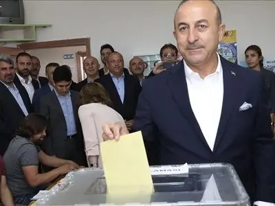 شرکت وزرای خارجه، کشور و معاون نخست‌وزیر ترکیه در همه‌پرسی + تصاویر