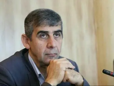 جمع آوری تابلوهایی که وجه فرهنگی ندارد ضروری است