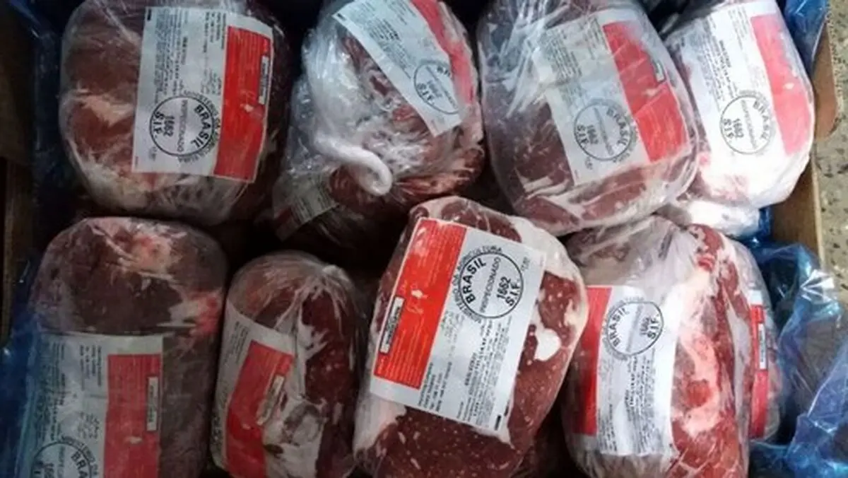 محموله گوشت منجمد برزیلی در بندرعباس تخلیه شد