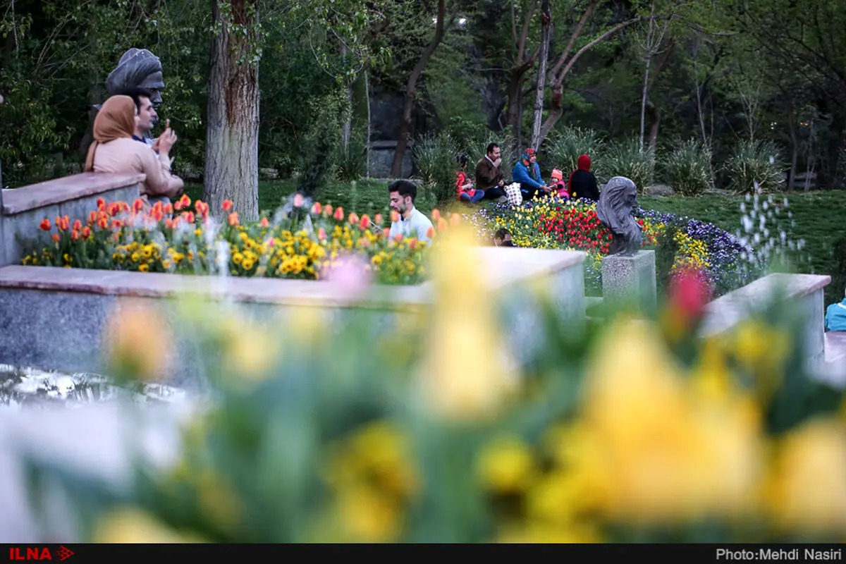 ترافیک سنگین در محورهای شمالی منتهی به پایتخت/مه گرفتگی و بارش باران در استانهای شمالی کشور  /سیزده بدر صاف و آفتابی برای تهرانی‌ها
