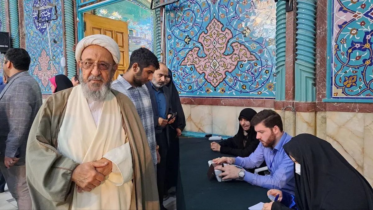 حضور هادی غفاری پای صندوق رای