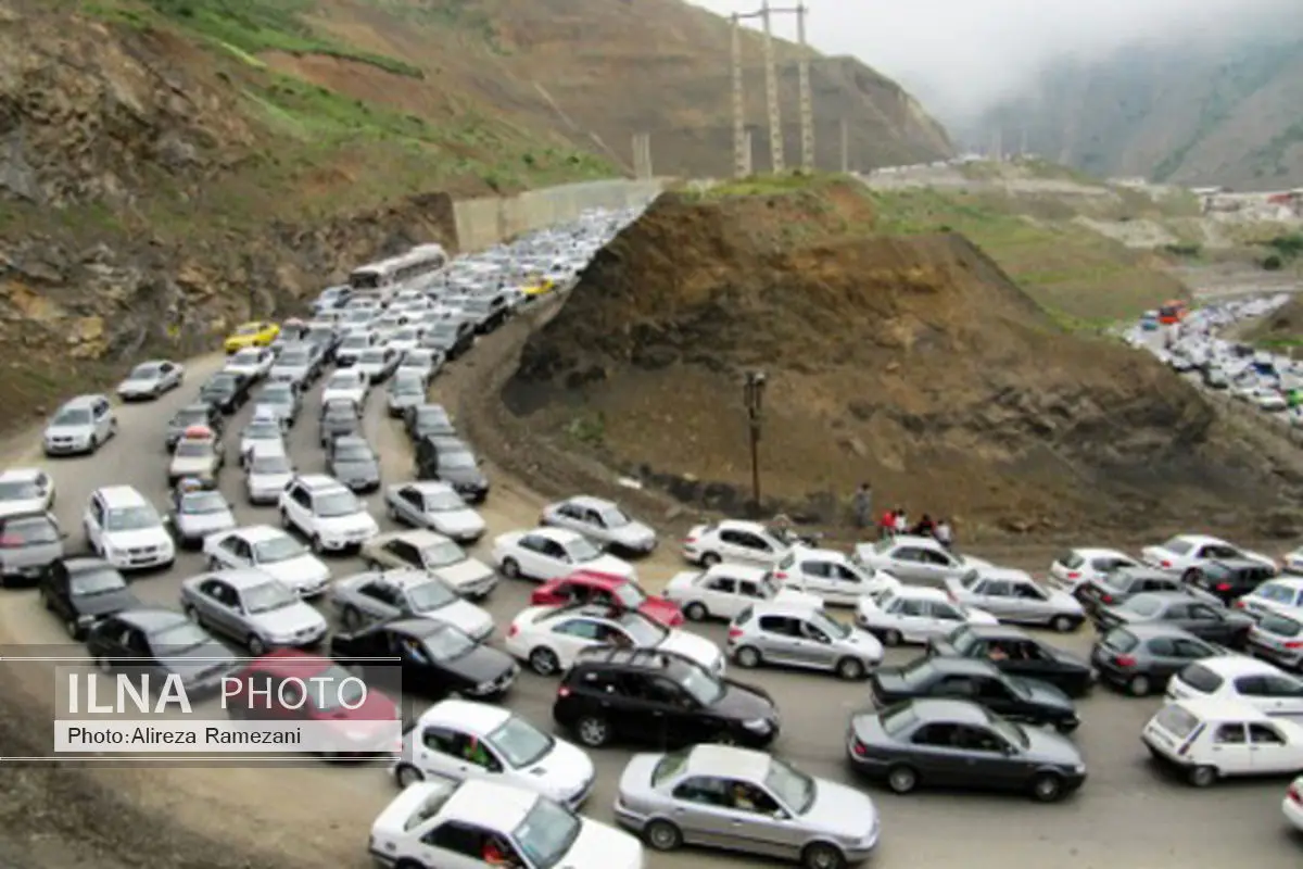 ترافیک مسیرهای منتهی به استانهای شمالی کشور سنگین است / جاده چالوس تا ساعت7 صبح فردا یک طرفه شد