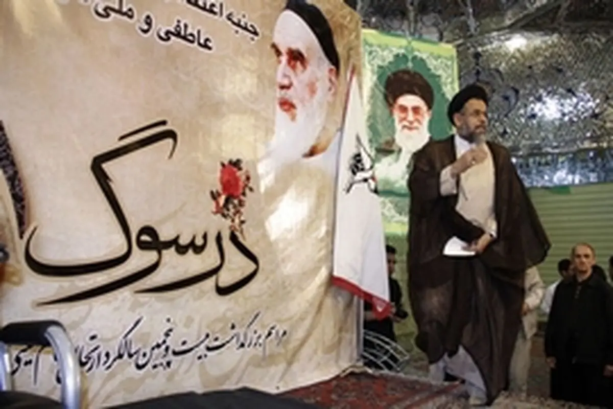 امام(ره) باور داشت که قدرت حضور مردم از همه‌ی قدرت‌ها بالاتر است