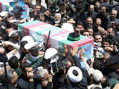 پیکر رئیس‌جمهور شهید به مشهد مقدس رسید/ برگزاری مراسم استقبال در فرودگاه شهید هاشمی نژاد + فیلم