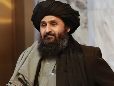 ملا برادر گزارش‌ها درباره مرگ یا زخمی شدن وی را تکذیب کرد