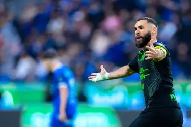 ویدیو: گل سوم الهلال به الاخدود توسط کریم بنزما