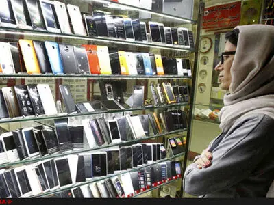 جدول قیمت موبایل‌های میان‌‎رده در بازار تهران 