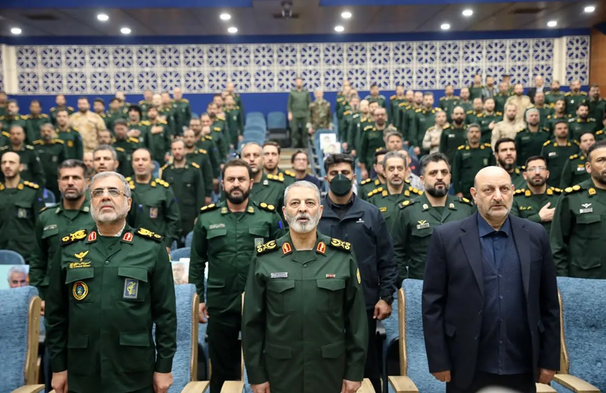 نیرو‌های مسلح نباید از فناوری‌های پیشرفته روز دنیا عقب بمانند