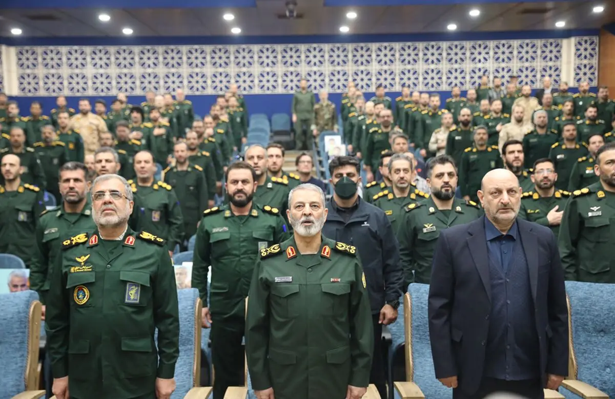 نیرو‌های مسلح نباید از فناوری‌های پیشرفته روز دنیا عقب بمانند