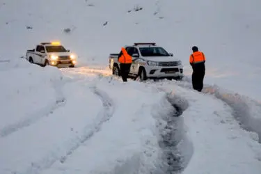 زنجیرچرخ؛ تنها راه تردد در برخی محورهای مواصلاتی کردستان / مسدود شدن راه‌های روستایی 4 شهرستان