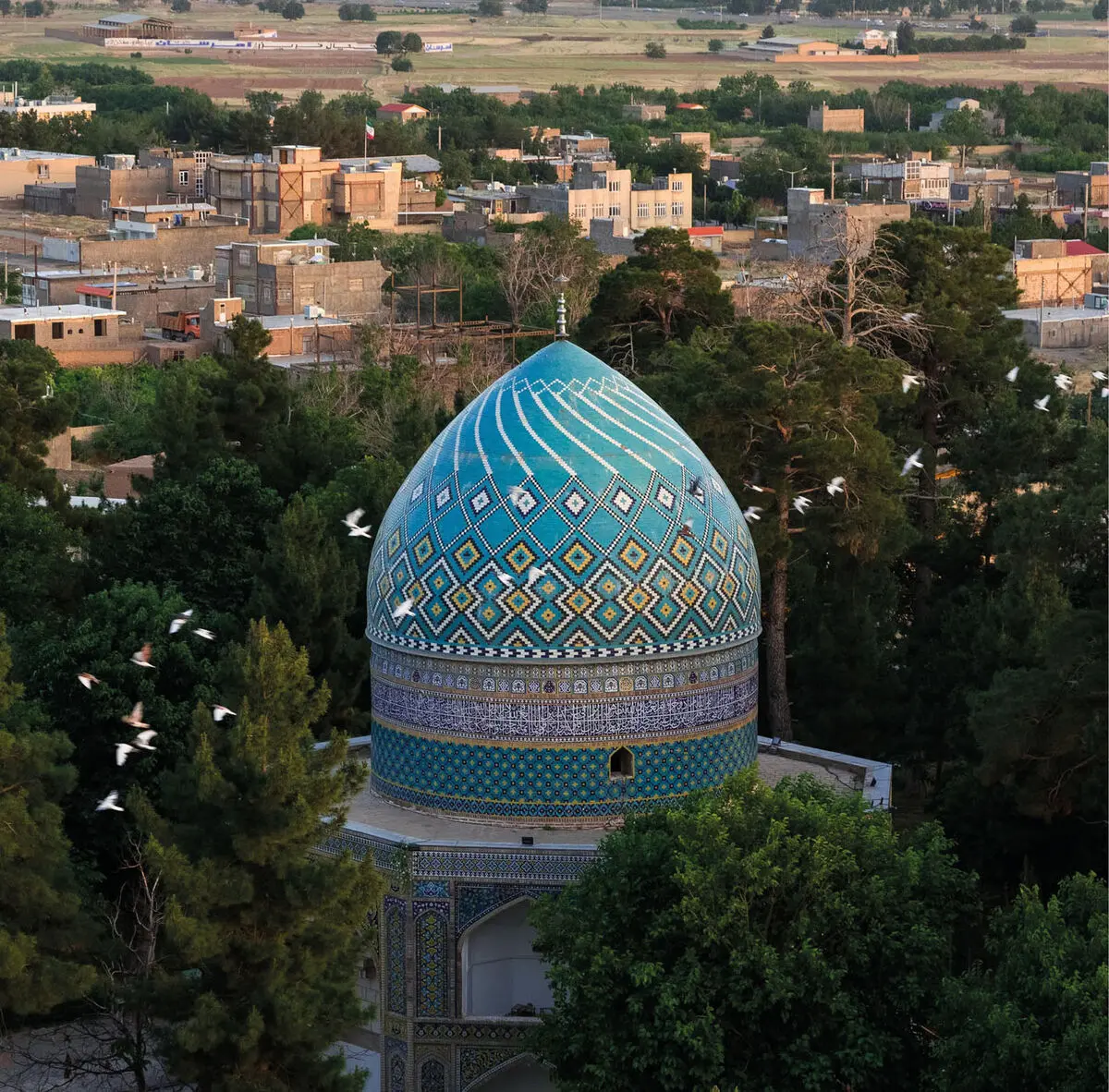 بخشش ٢ میلیارد ریالی اجاره ها توسط شهرداری قدمگاه