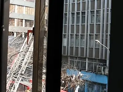 حادثه آتش‌سوزی در یک واحد تولیدی پوشاک در خیابان جمهوری تقاطع ابوریحان