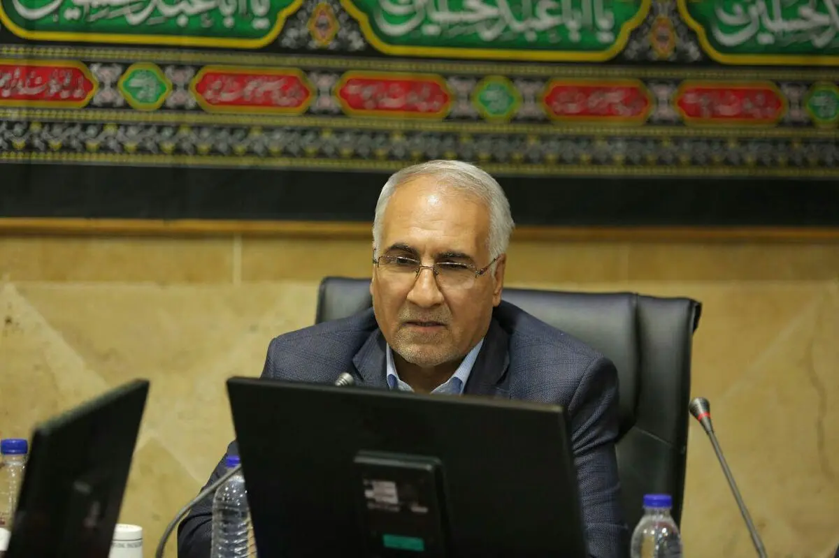  بازدید شهردار اصفهان از مناطق زلزله زده کرمانشاه 