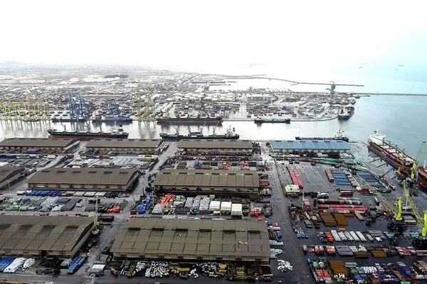 مسؤول ايراني: موانئ البلاد تعمل دون توقف ولا يوجد أي خلل في تأمين السلع الأساسية