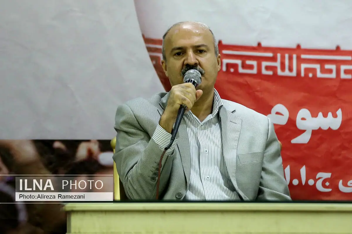 صدای احزاب به خوبی شنیده نمی‌شود و این مشکل به مسأله قانون احزاب باز می‌گردد/ احزاب پیمانکار انتخابات هستند