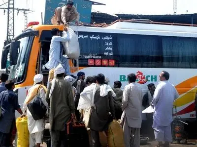 زائران اربعینی افغان و پاکستانی امکان ورود را دارند؟/ اعلام شرایط ورود اتوبوس‌های ۵۳ نفره اتباع دو کشور