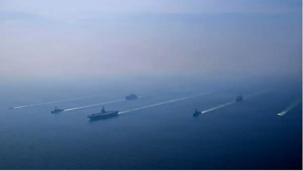 پنتاگون ناوهای هواپیمابر را از ایران دور کرد؛ نیروهای آمریکایی همچنان در تیررس موشک‌ها