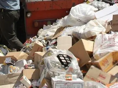 جمع آوری ۵۰ تن مواد غذایی آلوده در کرمانشاه