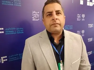 وجهه صلح‌طلبی ایران تأثیر مثبتی بر افکار عمومی خواهد گذاشت/ مواضع متناقض طرف مقابل دست و پای خودشان را در مذاکرات می‌بندد