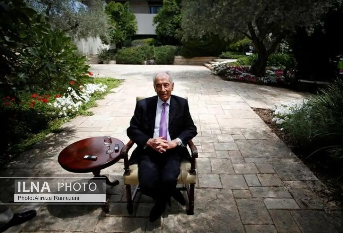 Former Israeli president Shimon Peres dies after stroke