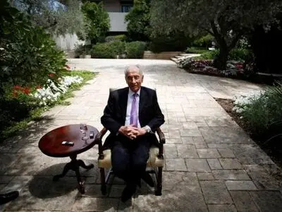 Former Israeli president Shimon Peres dies after stroke