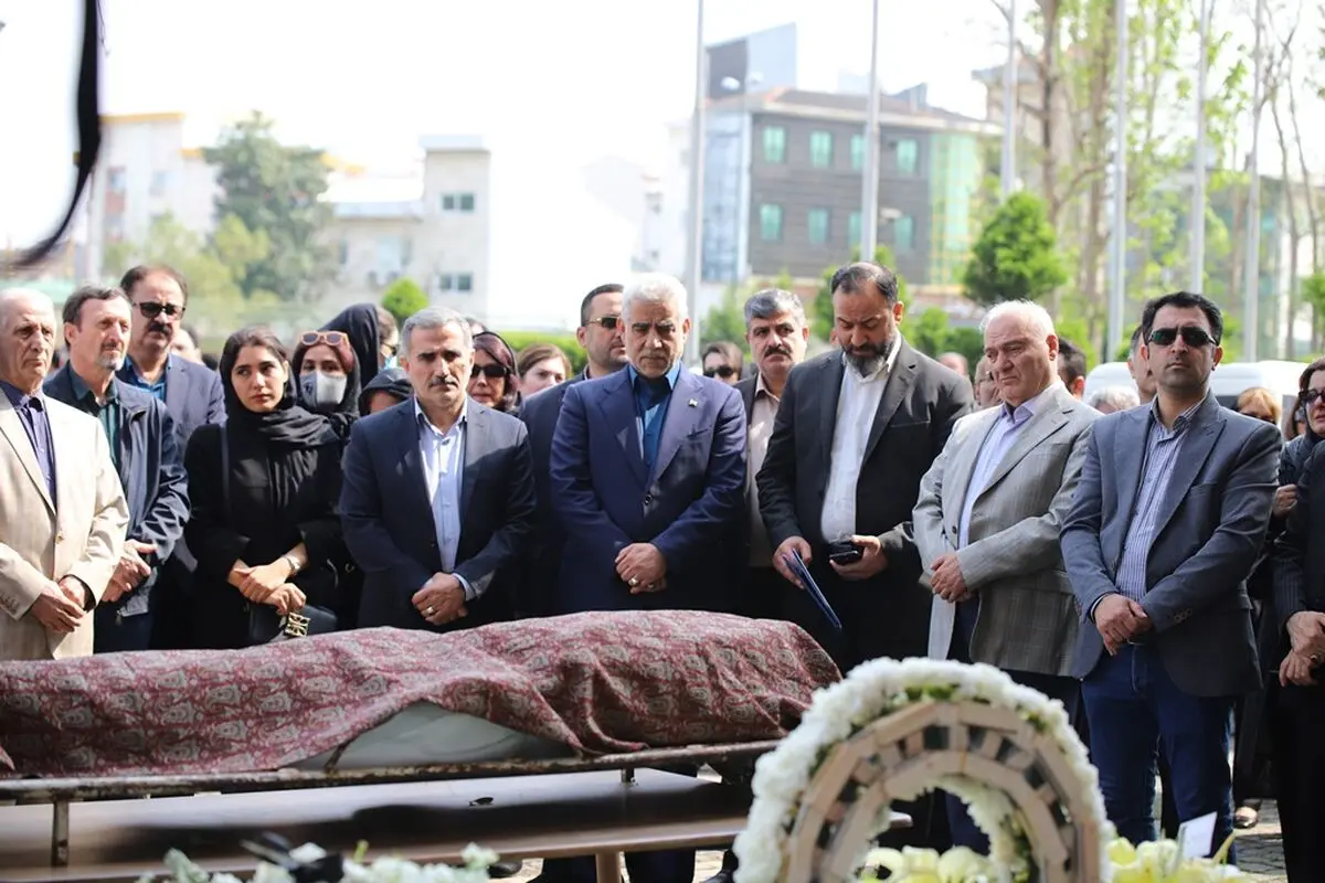 آیین وداع با پدر ویراستاری نوین ایران در تالار مرکزی رشت برگزار شد