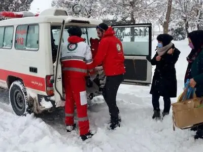 رهاسازی بیش از ۶۰۰ خودرو از برف/ امدادرسانی به بیش از ۶۷۰۰ نفر در ۱۴ استان