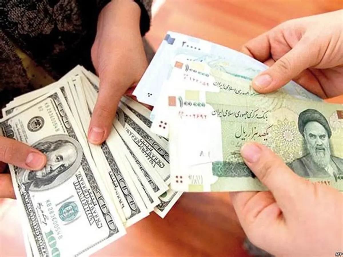 از حضور نیروهای انتظامی در بازار ارز تا کاهش چشمگیر دلالان در خیابان فردوسی