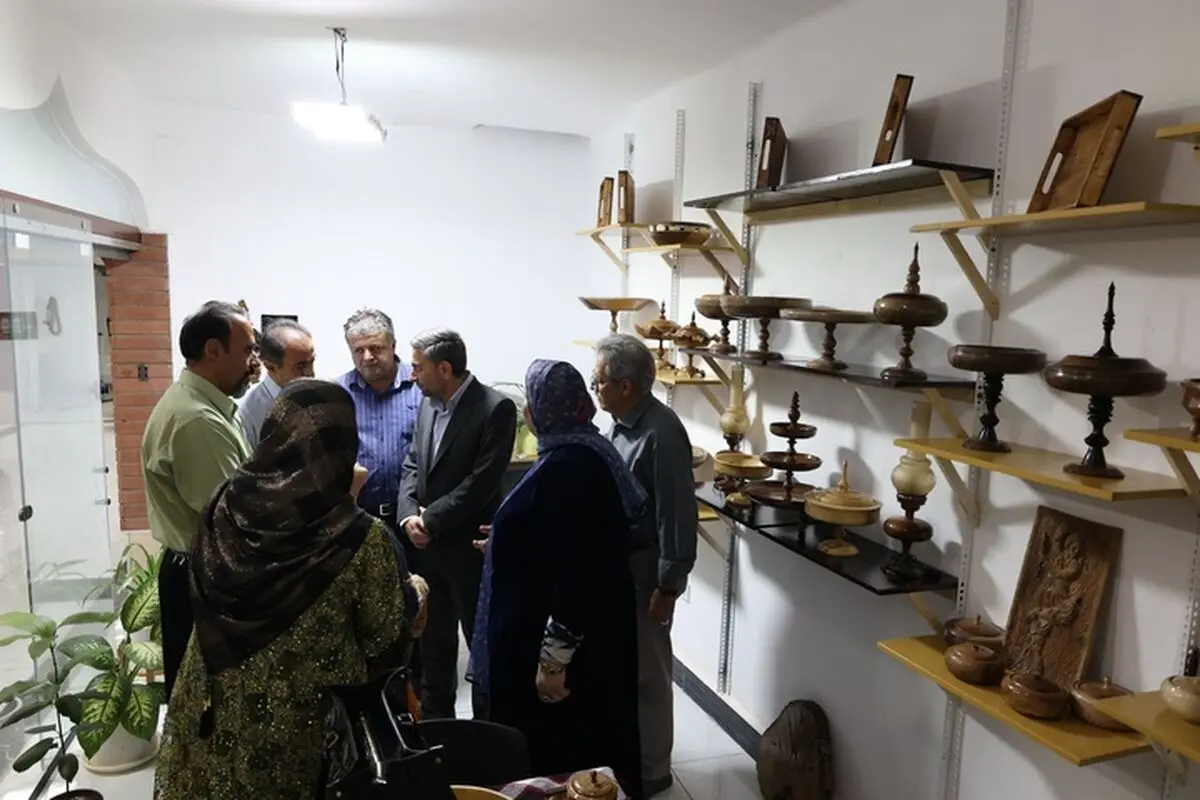 بازارچه دائمی صنایع‌دستی عقیق در سنندج افتتاح شد