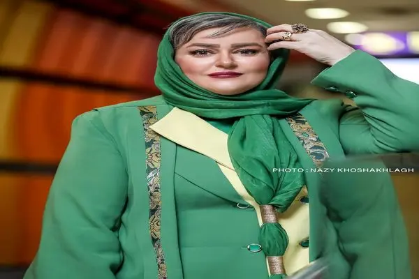 ‌پناه گرفتن نعیمه نظامدوست و مادرش هنگام شنیدن صدای انفجار/فیلم